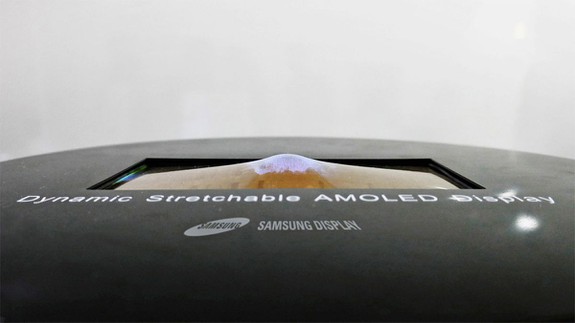 samsung-shows-off-stretchable-screen-and-it-s-both-awesome-and-weird