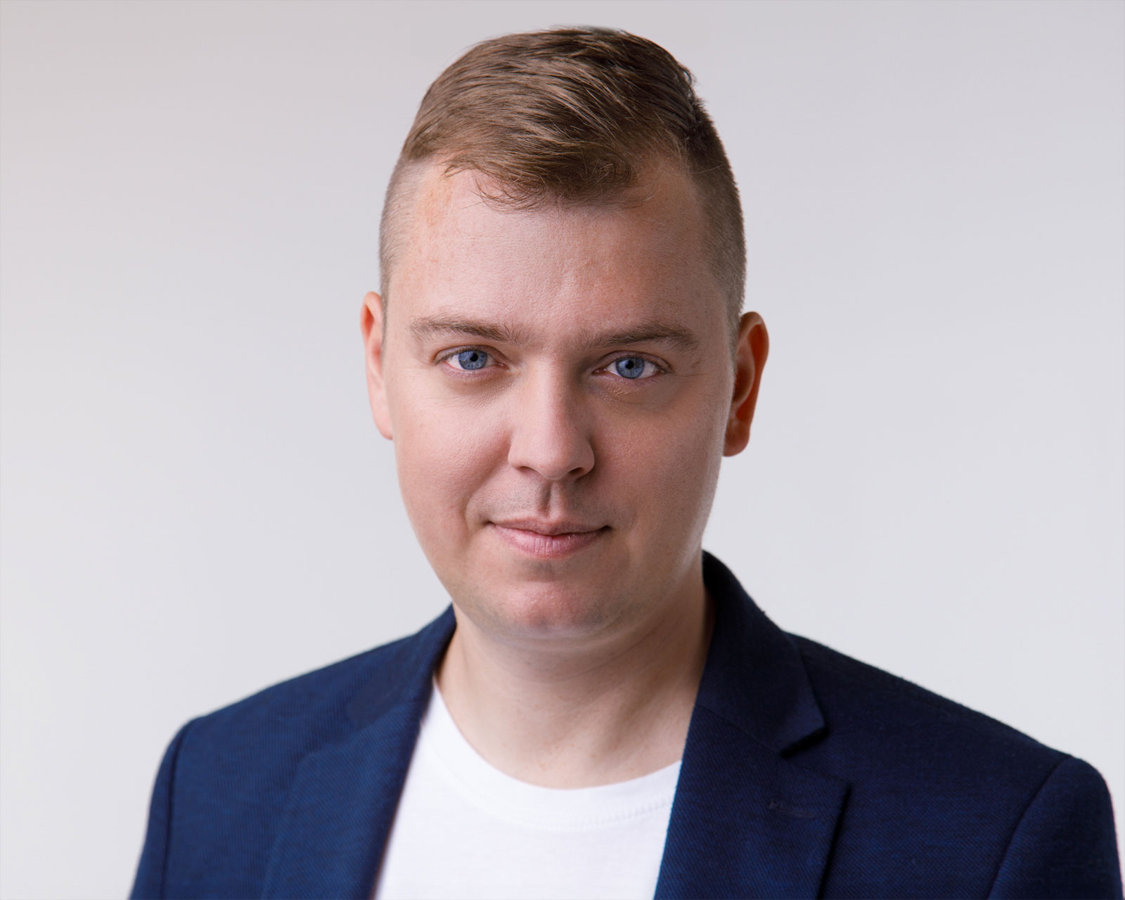 Как да създаваме видеа, които спират скролването и продават в социалните мрежи